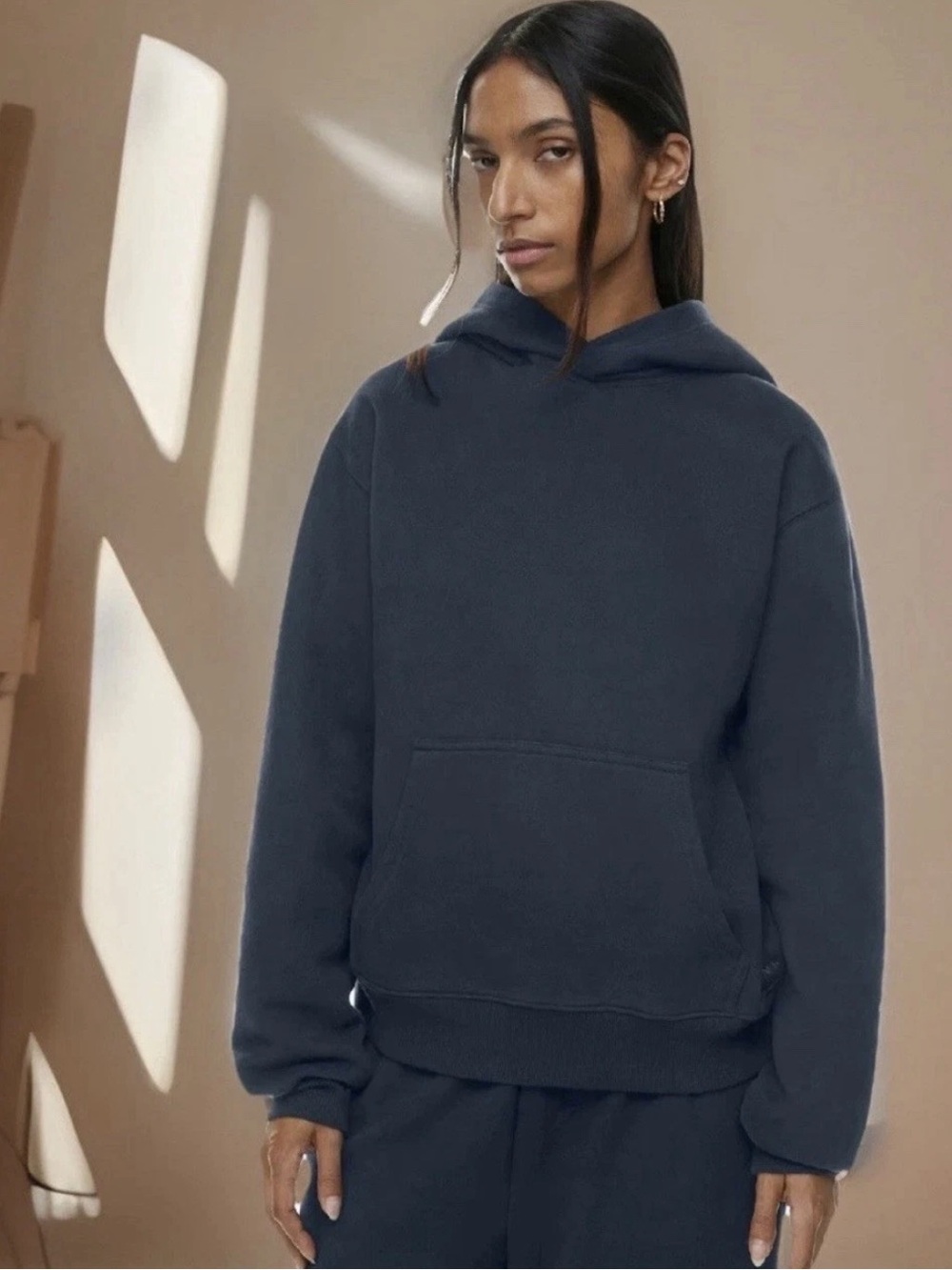 ARITZIA Sweatshirt Womens Small Dark Blue Cozy SweatFleece Mega Raglan Hoodie